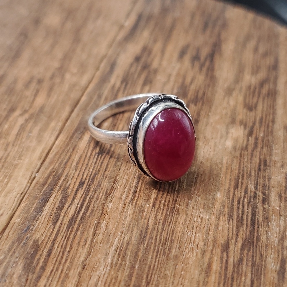 Size 7 ruby and sterling silver‎ R721